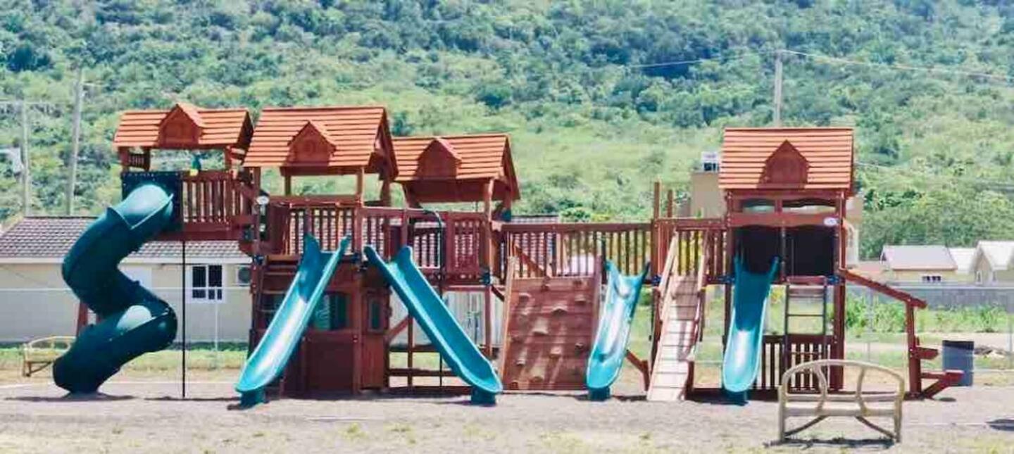 The Rest Stop- Gated Community-24 Hrs Security Montego Bay Exterior photo